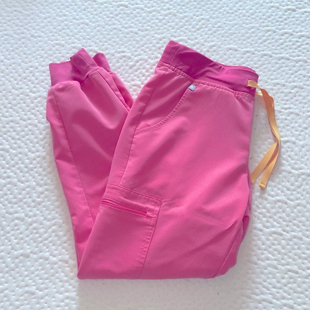 Figs Zamora Joggers- Bubble gum pink